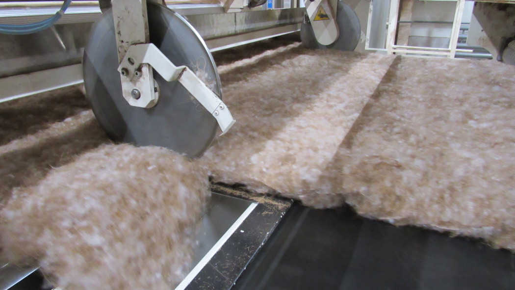 direct feeding system production for blending of coconut and polyester fiber by Masias Maquinaria